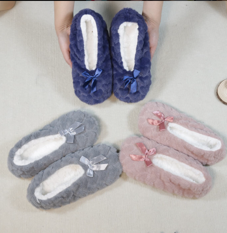 Women Warm Plush Soft Indoor Slippers