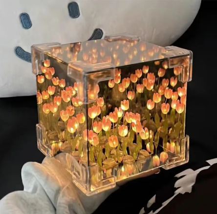 Mirror Tulip Lamp