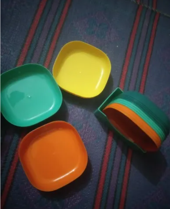 10-Pieces Plastic Set with Holder