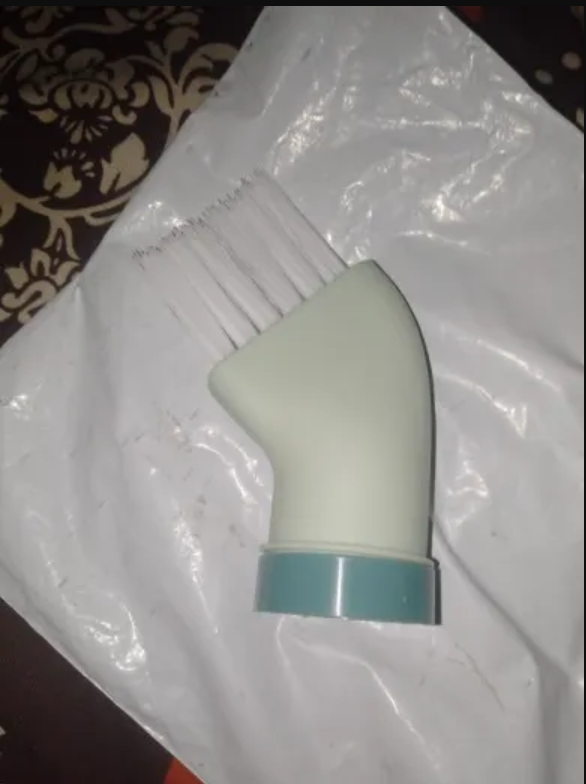 Liquid Cleaning Brush